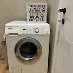 Pin 地拉那