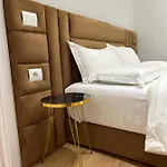 Pin *